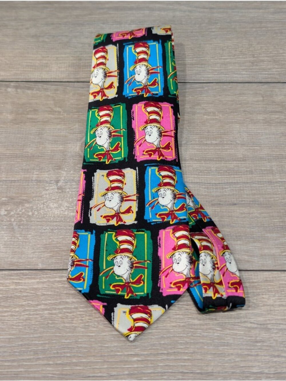 Vintage 1994 Seuss Wear Cat In The Hat 100% Silk Mens Necktie Dr Seuss